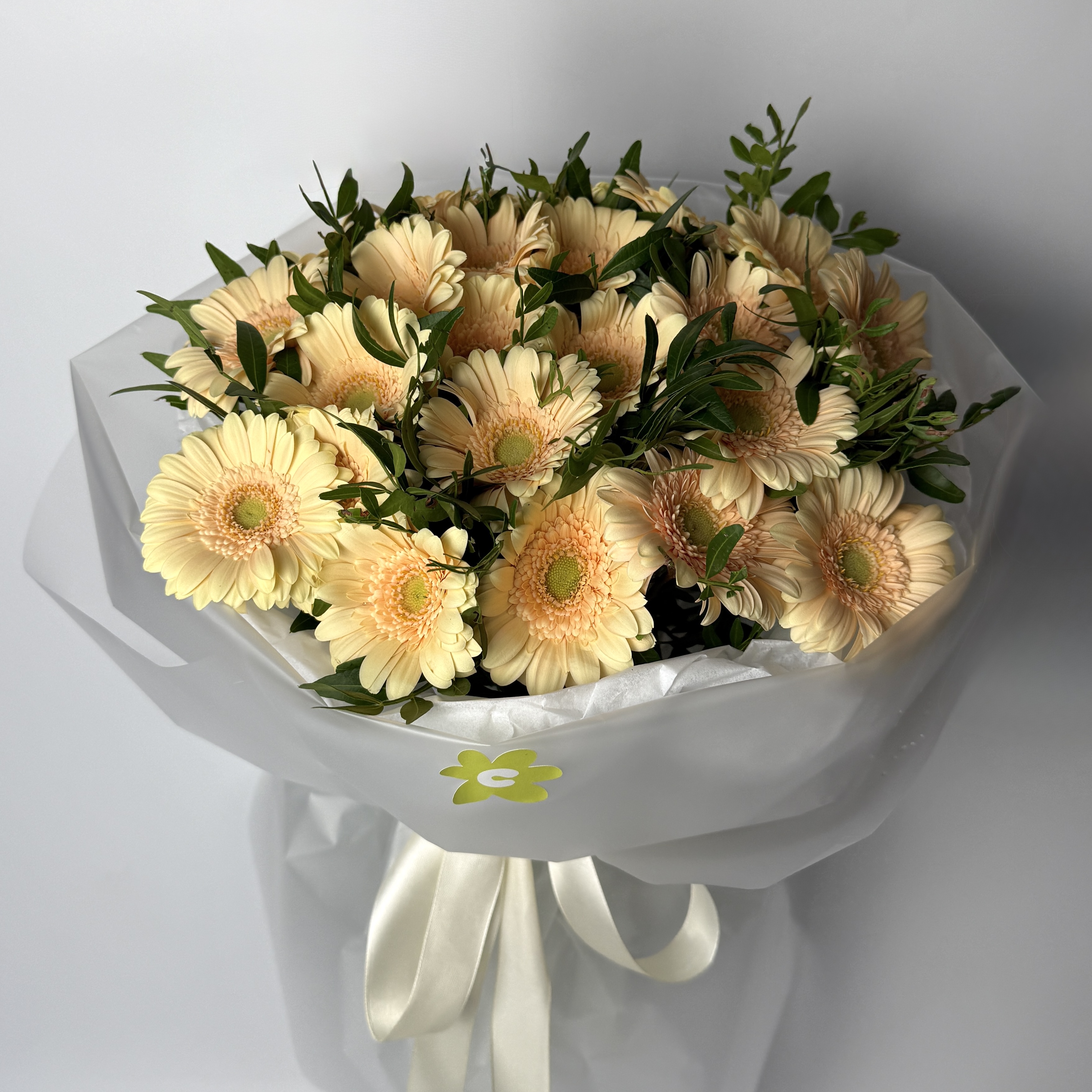 Букет гербер кремових 21 шт image