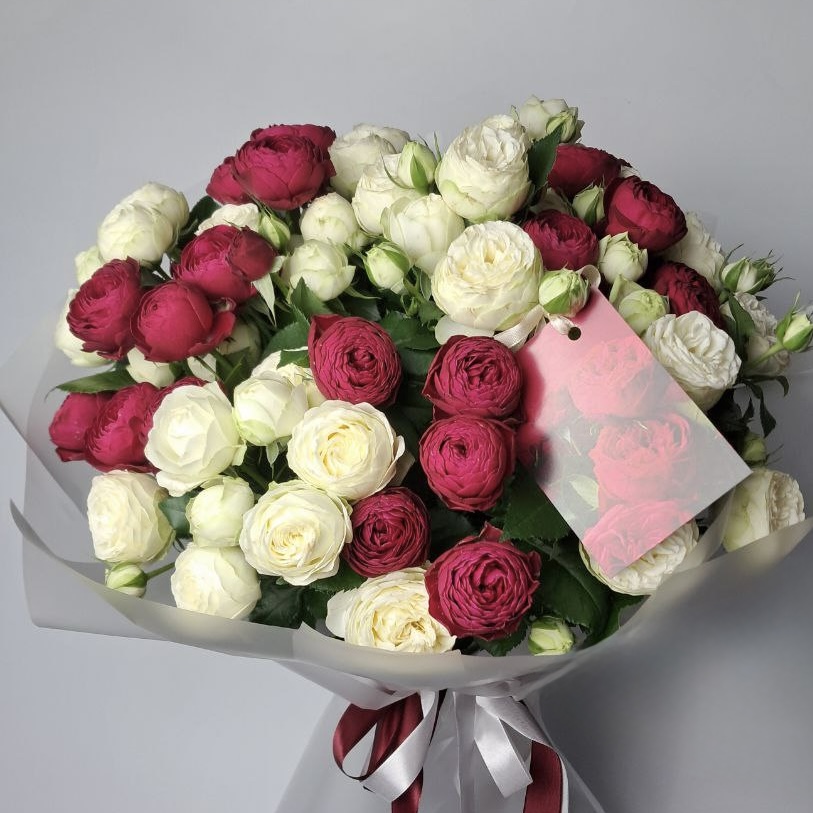 Букет троянд Черрі Трендсеттер, Сноу Волд 11 шт image