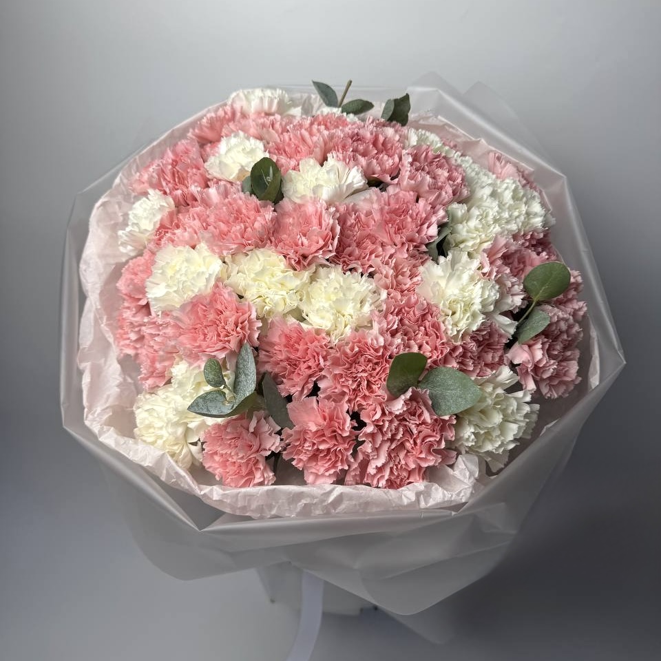 Букет діантусів мікс 51 шт, Евкаліпт image