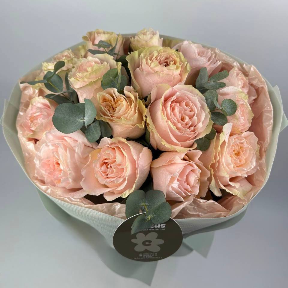 Букет троянд Принцесс Краун 15 шт image