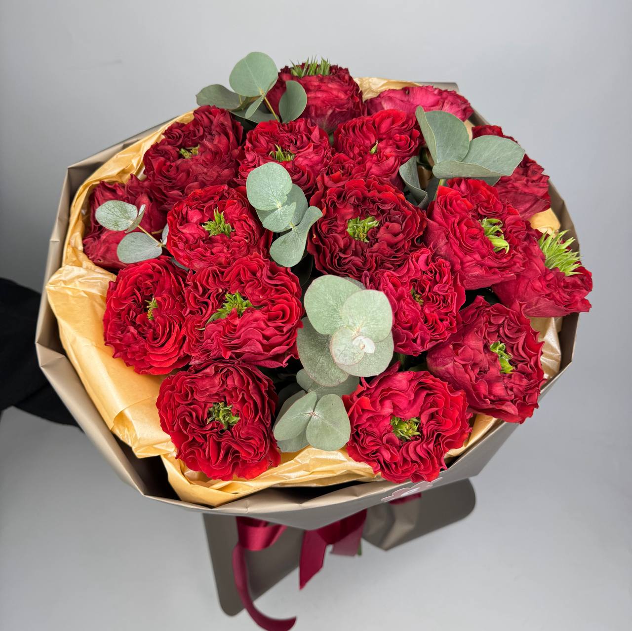 Букет троянд Ред Монстер 17шт, евкаліпт image