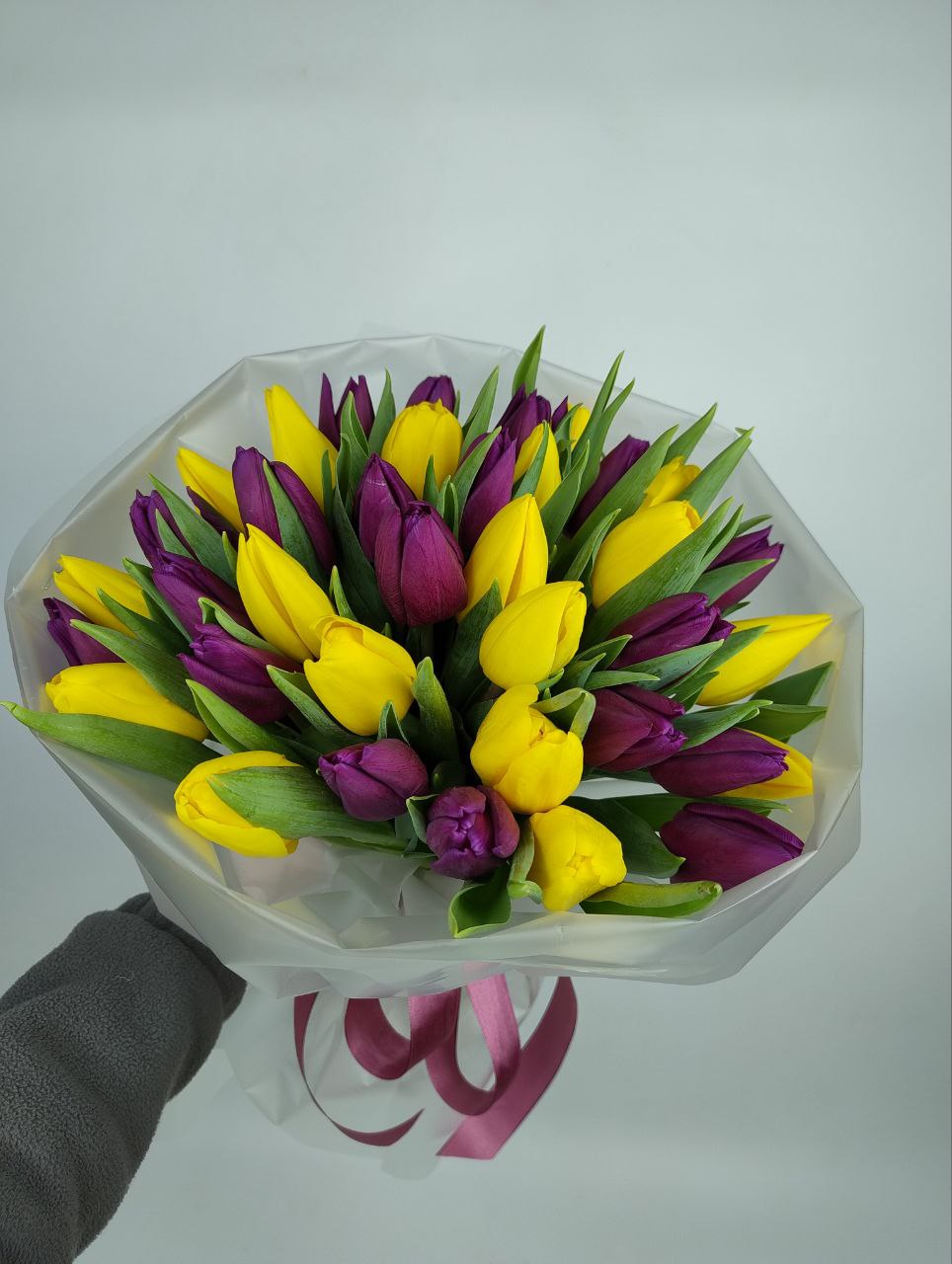 Мікс жовтих та фіолетових тюльпанів 37шт  image
