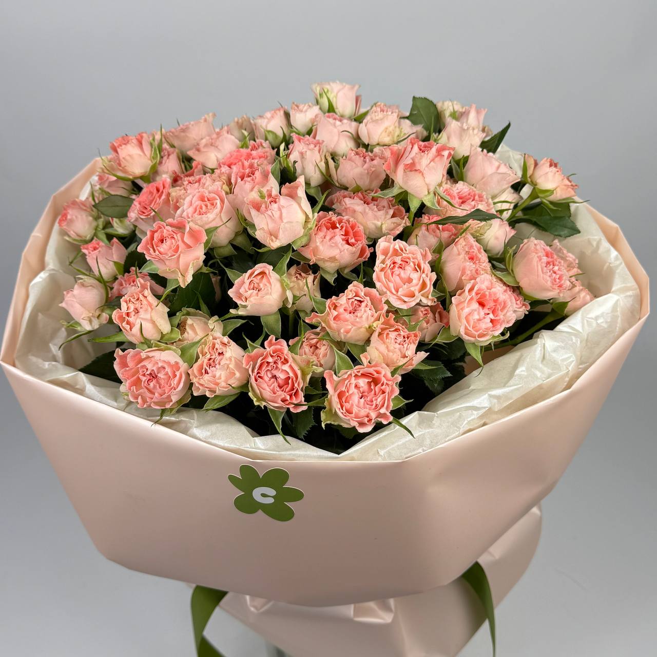 Букет кущових троянд Фаер Фло 19 шт  image