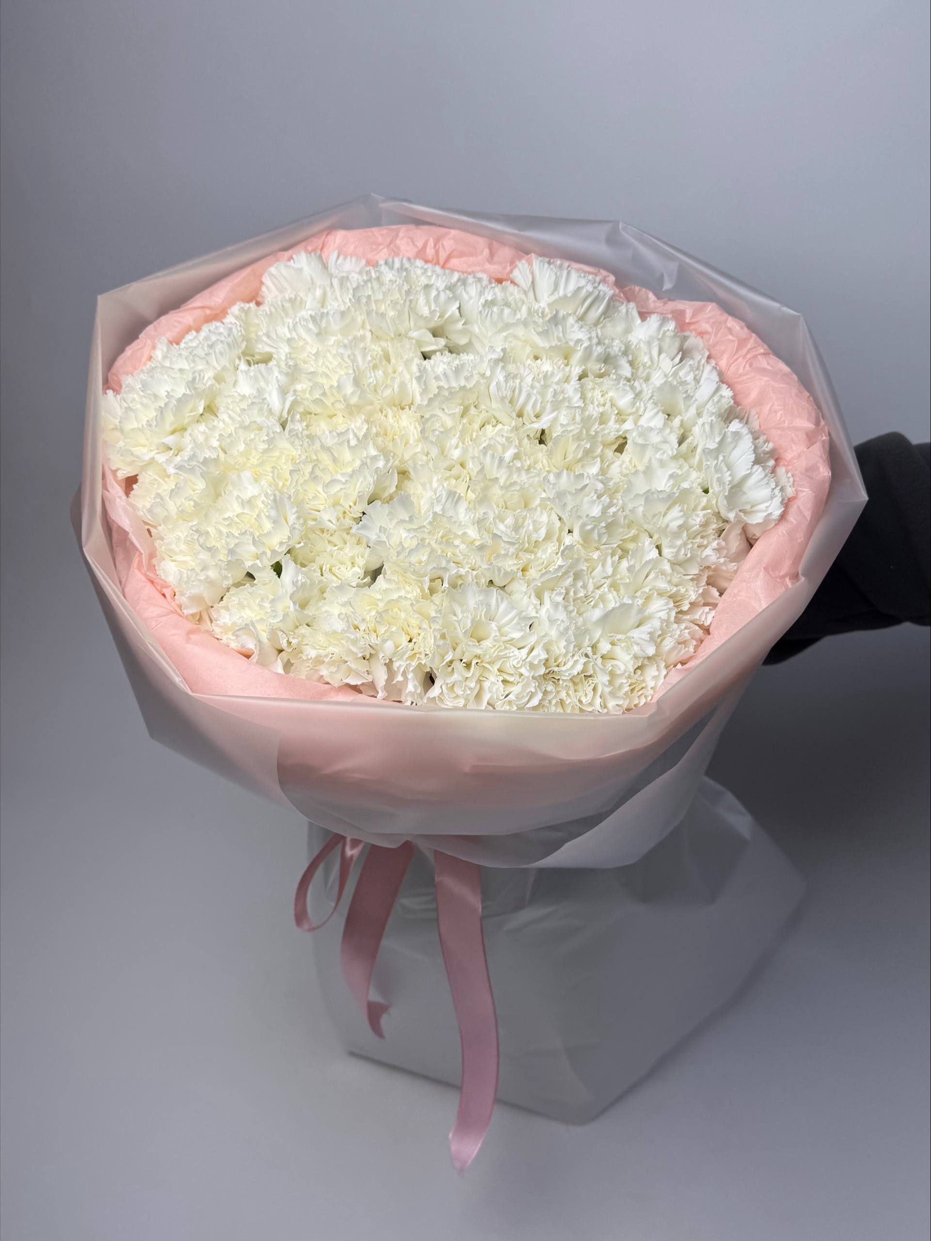 Букет білих діантусів 51 шт image