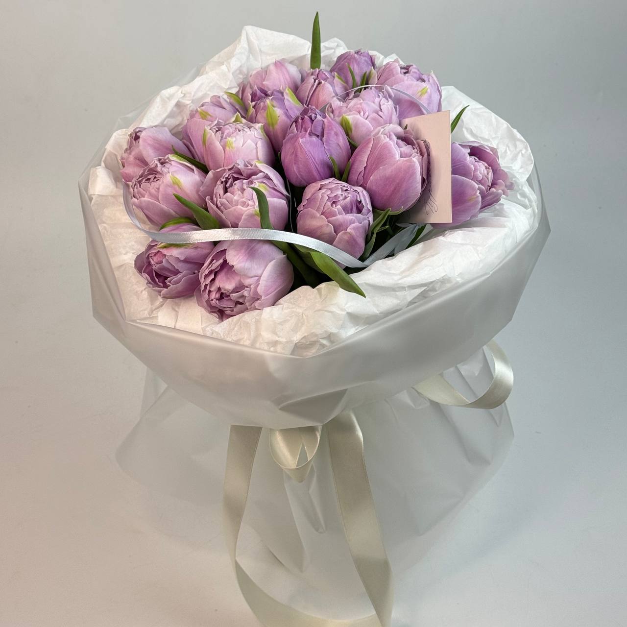 Букет піоноподібних фіолетових тюльпанів 17 шт image