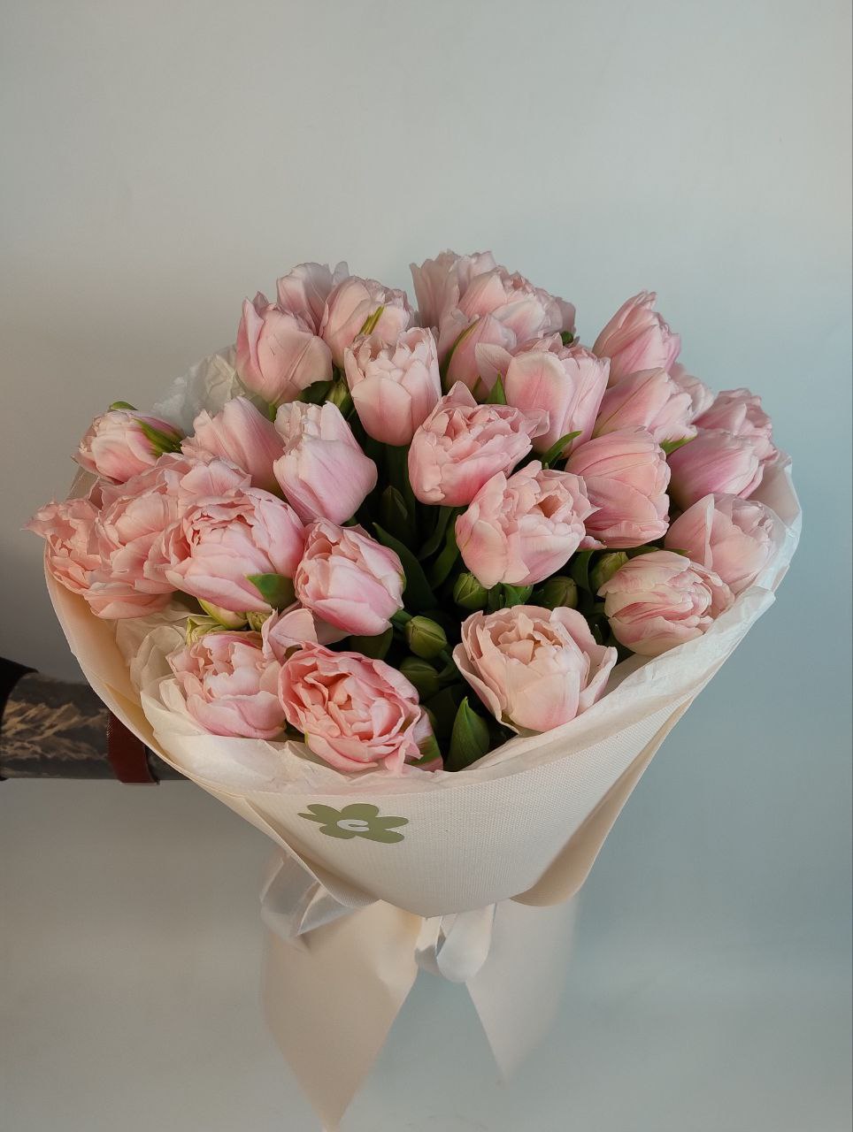 Букет піоноподібних рожевих тюльпанів 19 шт image