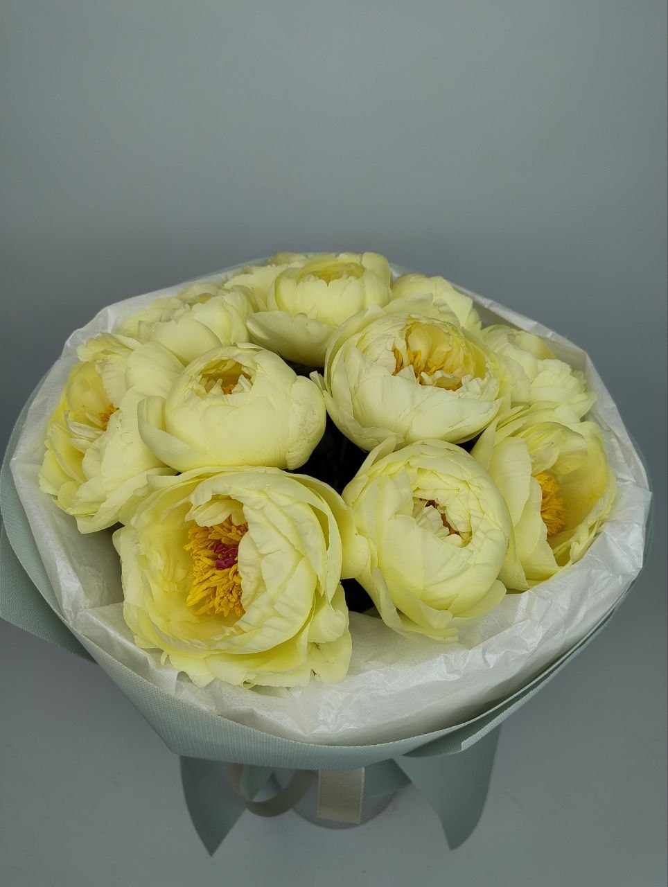 Букет з жовтих півоній 11 шт image