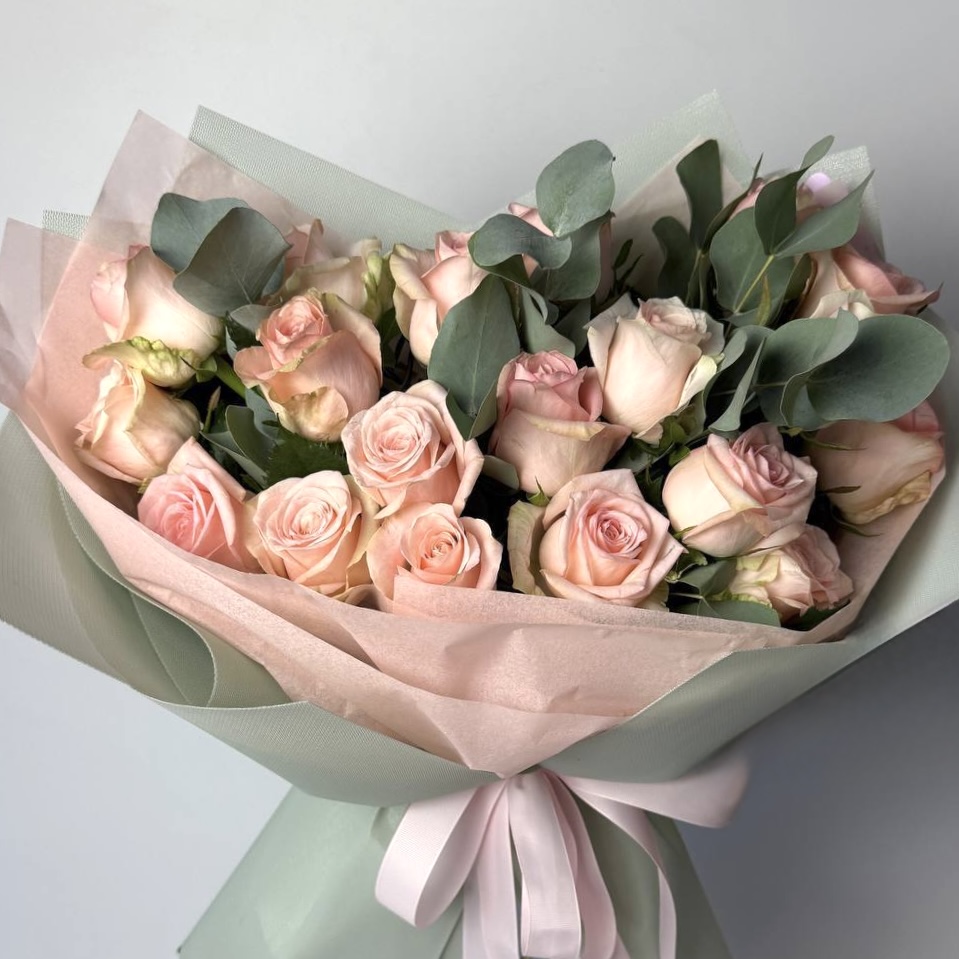Букет троянд Кімберлі 19шт (70см), Евкаліпт image