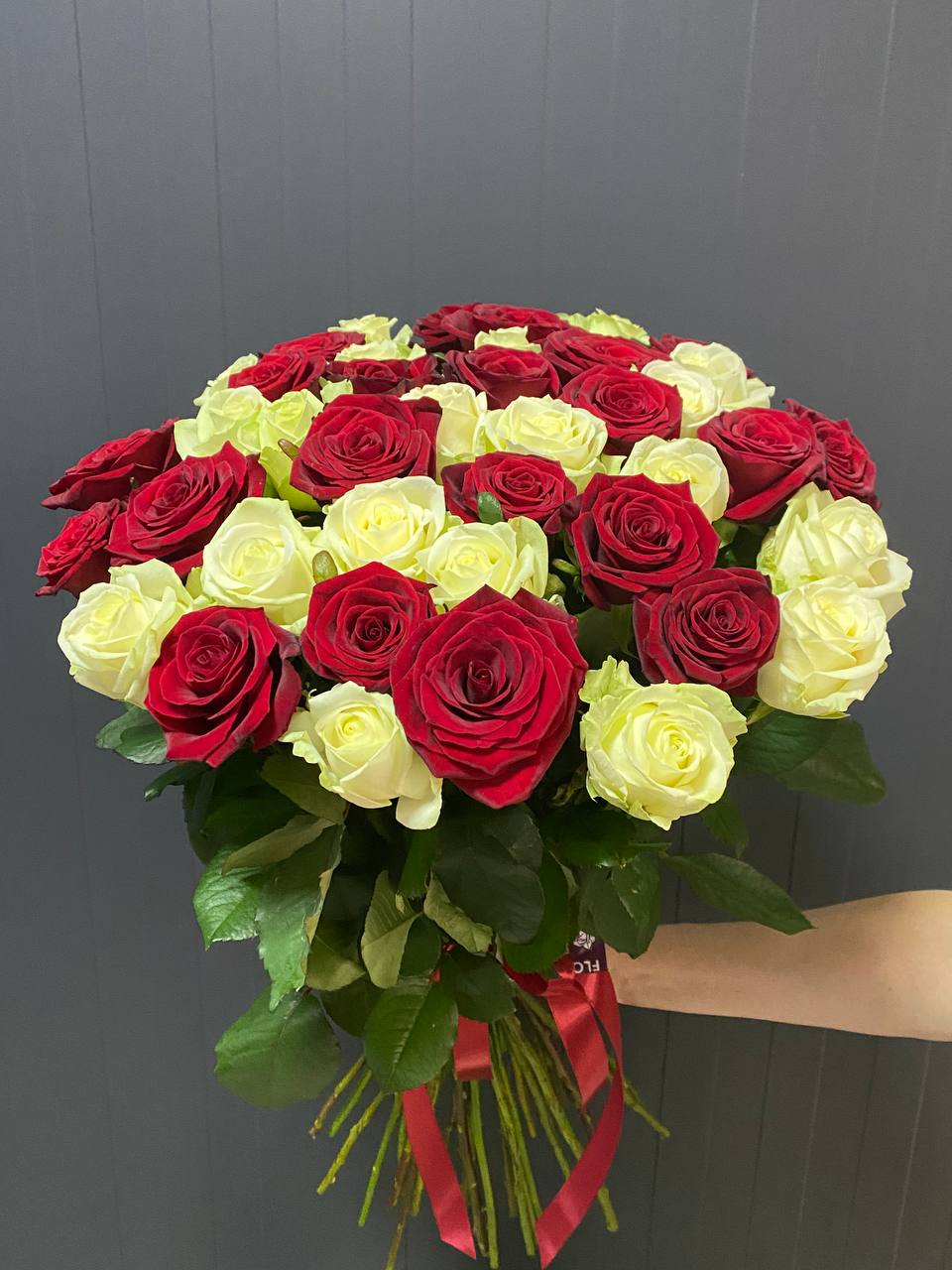 Мікс троянд Аваланч і Гран прі 29шт image